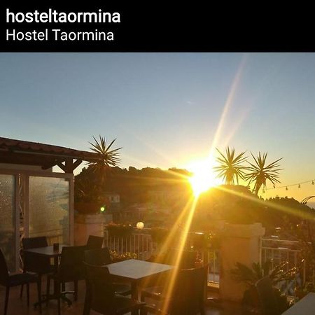 "Little Sicilian Home"-Room With A Private Bathroom & Kitchen -Fridge - And Shared A Beautiful Terrace On Hostel Taormina Center Buitenkant foto