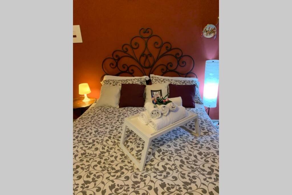 "Little Sicilian Home"-Room With A Private Bathroom & Kitchen -Fridge - And Shared A Beautiful Terrace On Hostel Taormina Center Buitenkant foto