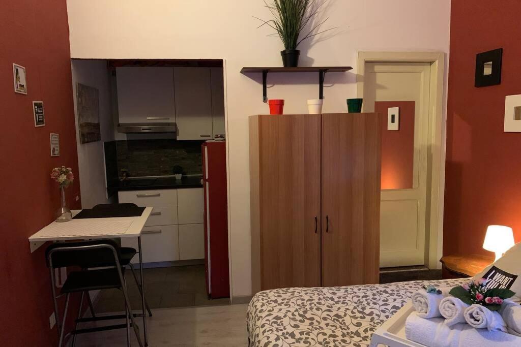 "Little Sicilian Home"-Room With A Private Bathroom & Kitchen -Fridge - And Shared A Beautiful Terrace On Hostel Taormina Center Buitenkant foto