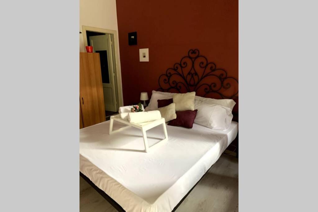 "Little Sicilian Home"-Room With A Private Bathroom & Kitchen -Fridge - And Shared A Beautiful Terrace On Hostel Taormina Center Buitenkant foto